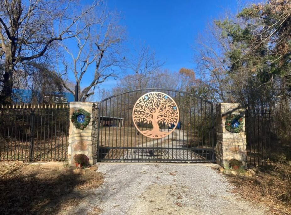 The Love Nest At Bluebird Estate Appartement Batesville Buitenkant foto